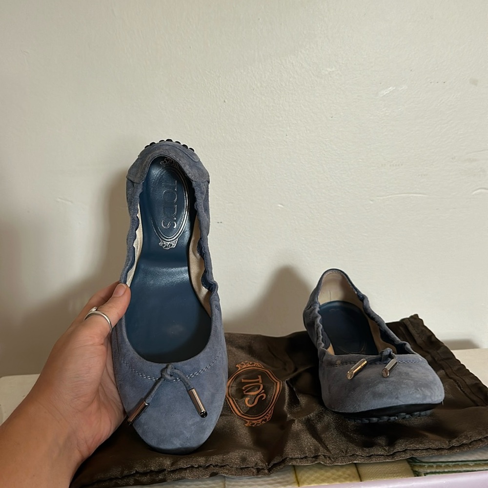 Tod’s scrunch ballet flats. Size 6